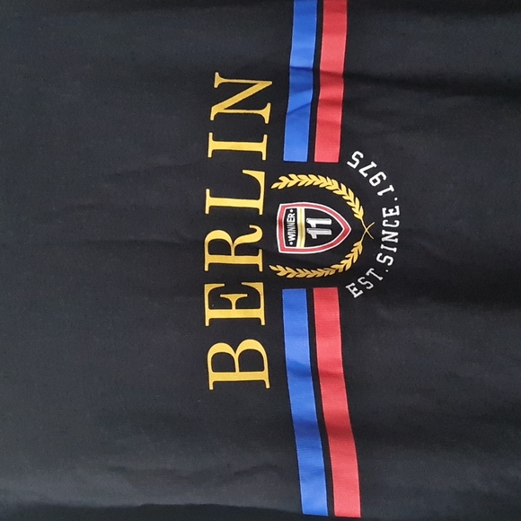 Sweatshirt. - Picture 3 of 8